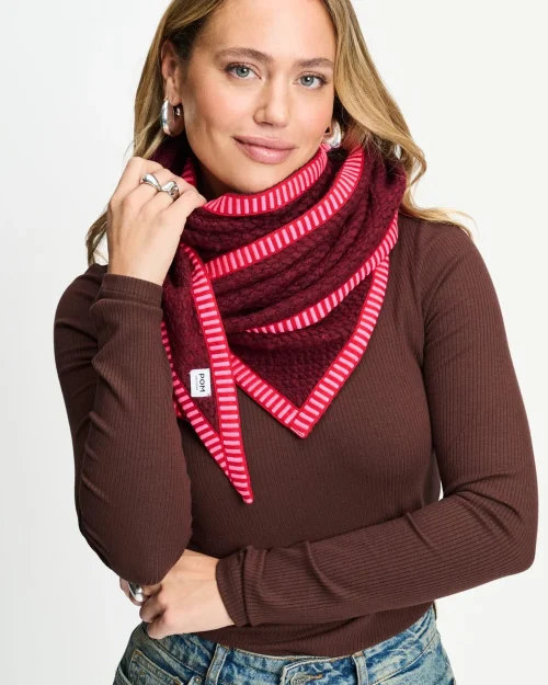 Pom Amsterdam Hero shawl burgundy red